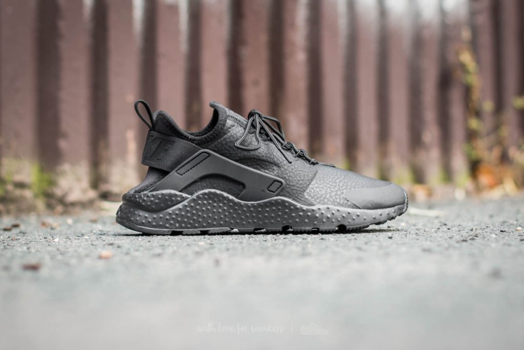 nike-w-air-huarache-run-ultra-premium-black-black1