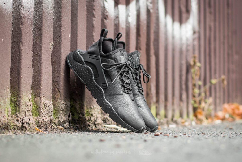 nike-w-air-huarache-run-ultra-premium-black-black2