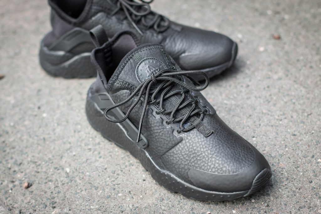 nike-w-air-huarache-run-ultra-premium-black-black3